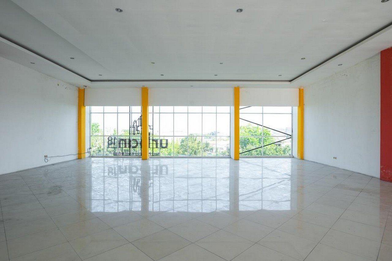 Oyo Flagship 1575 Urban 18 Hotel Surabaya Luaran gambar