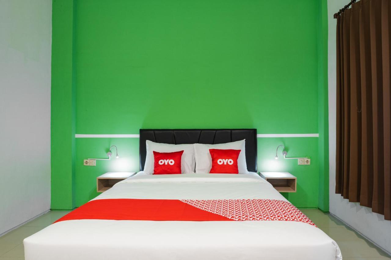 Oyo Flagship 1575 Urban 18 Hotel Surabaya Luaran gambar