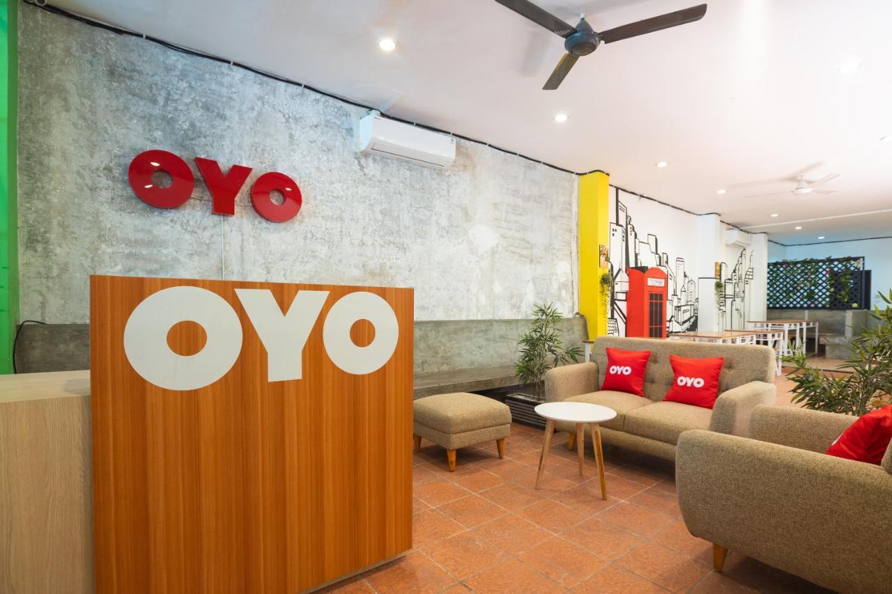 Oyo Flagship 1575 Urban 18 Hotel Surabaya Luaran gambar